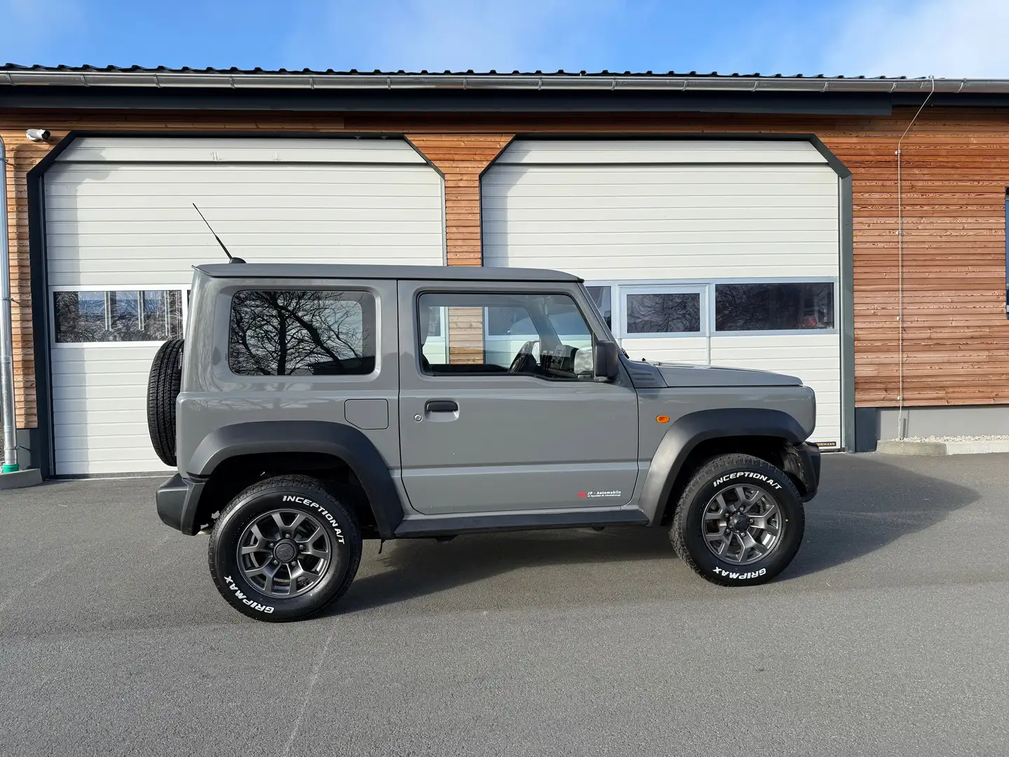 Suzuki Jimny Jimny 1.5 ALLGRIP Comfort 4x4 GJ 4 Sitze Grau - 2