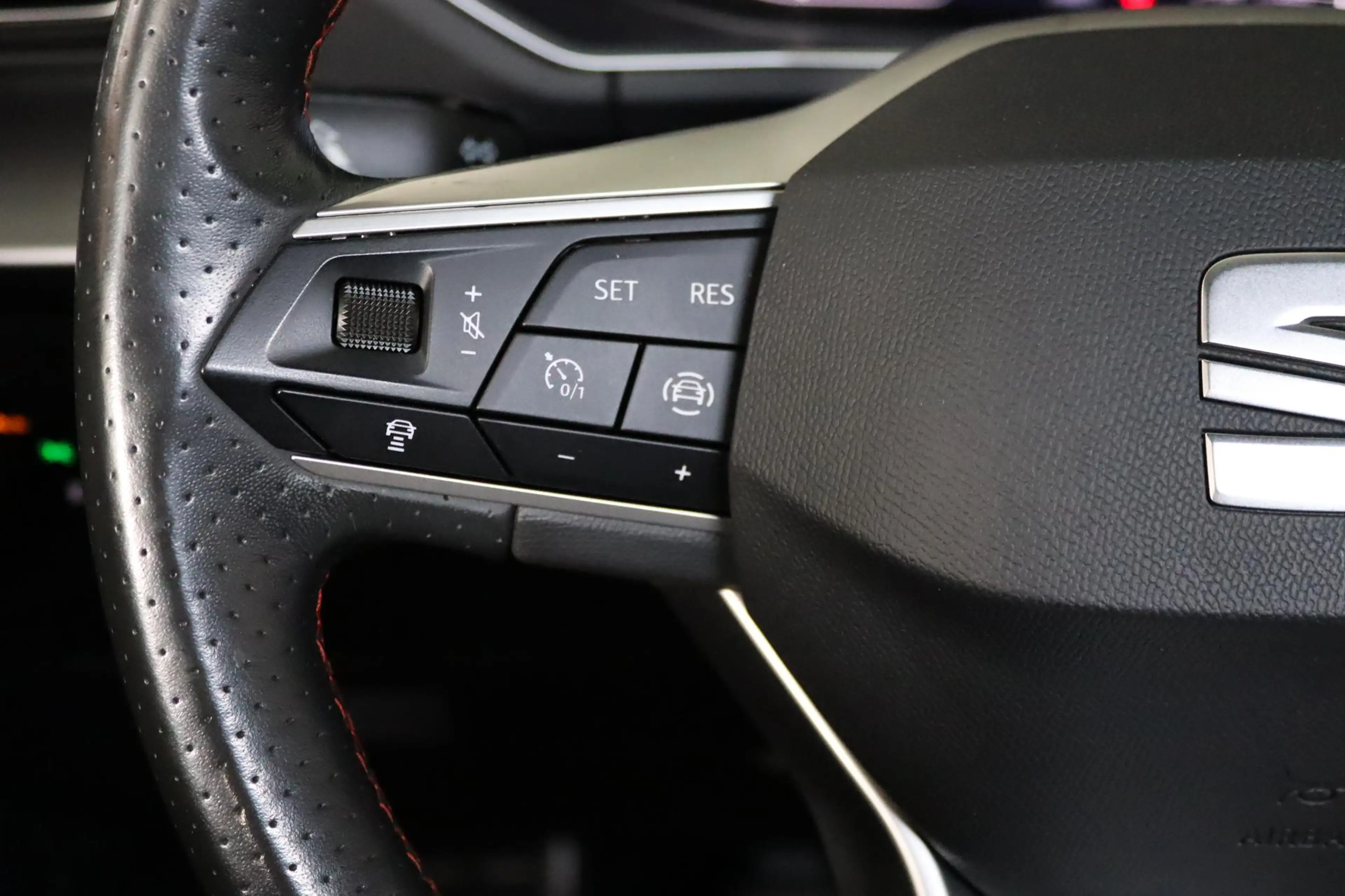 SEAT Tarraco 1.5 TSI FR-line Business Intense 7-Persoons Panora — photo 14