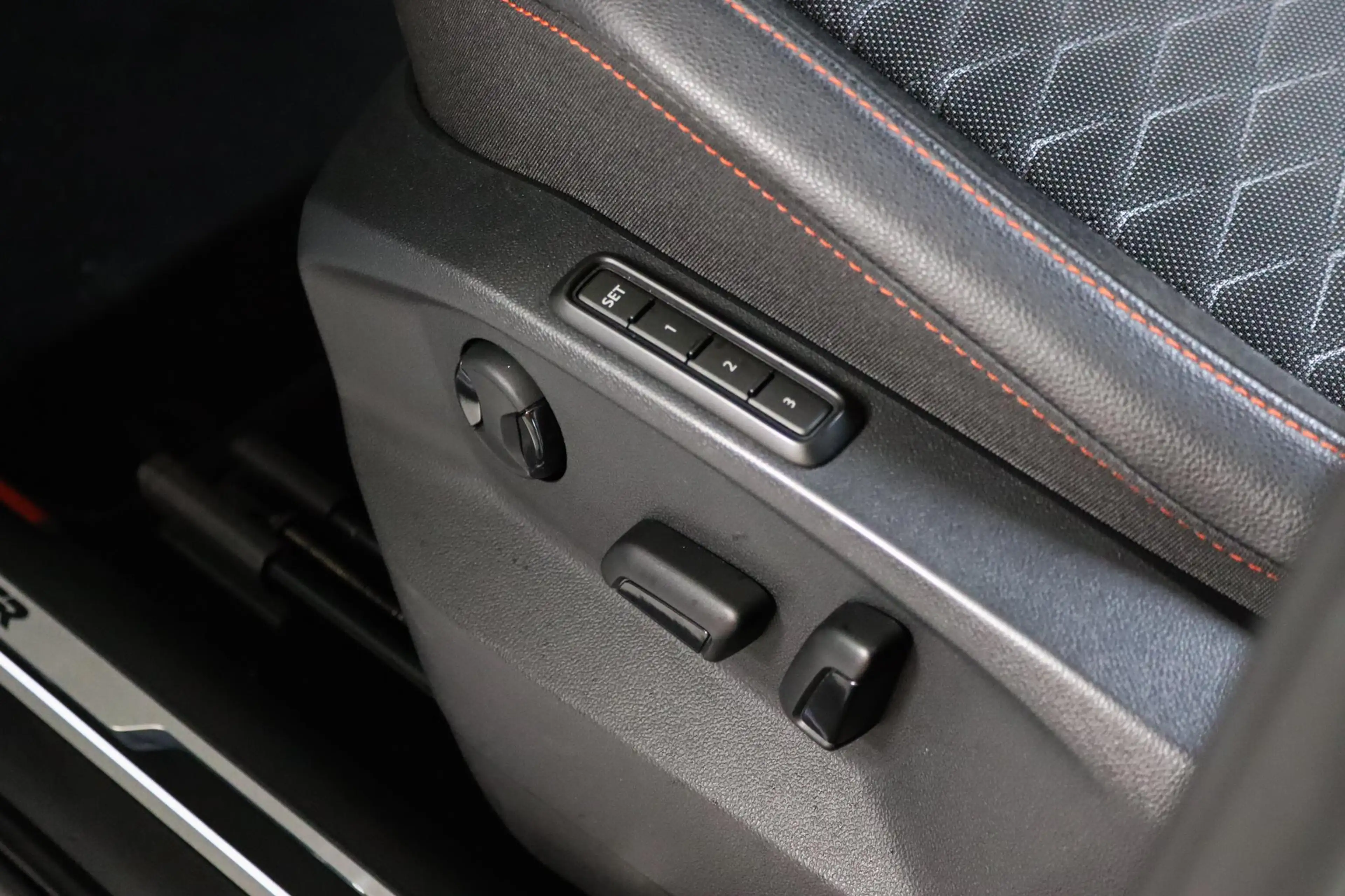 SEAT Tarraco 1.5 TSI FR-line Business Intense 7-Persoons Panora — photo 11