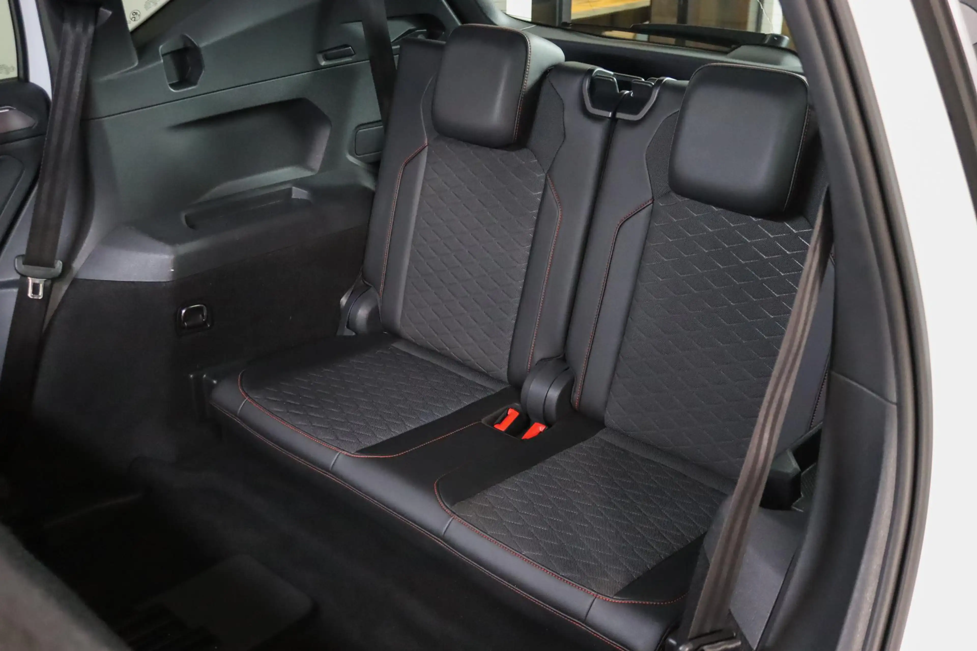 SEAT Tarraco 1.5 TSI FR-line Business Intense 7-Persoons Panora — photo 6
