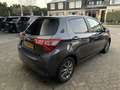 Toyota Yaris 1.5 VVT-i Dynamic Automaat Ecc/Navi/Camera Gris - thumbnail 2