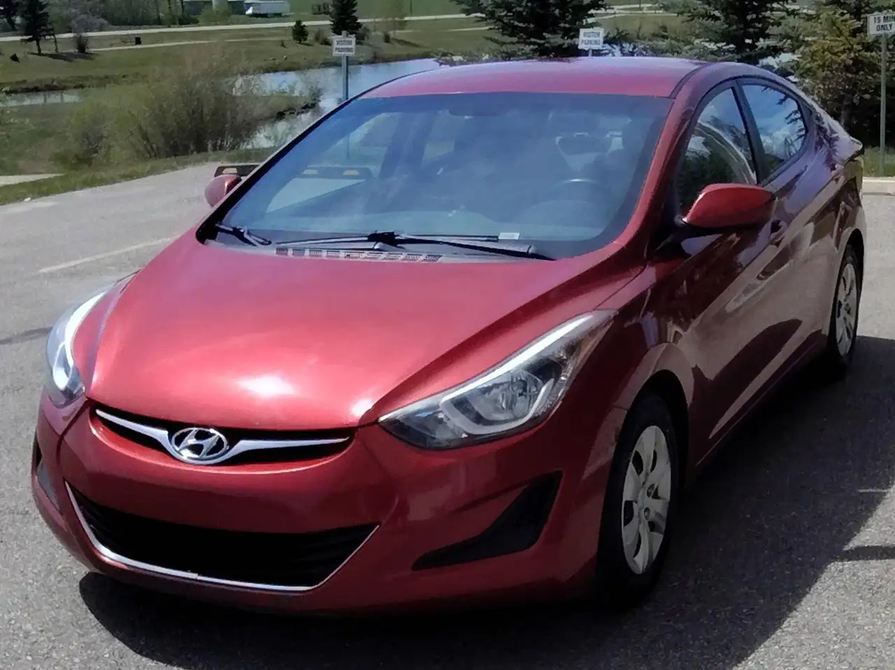 Hyundai ELANTRA снимка Hyundai ELANTRA