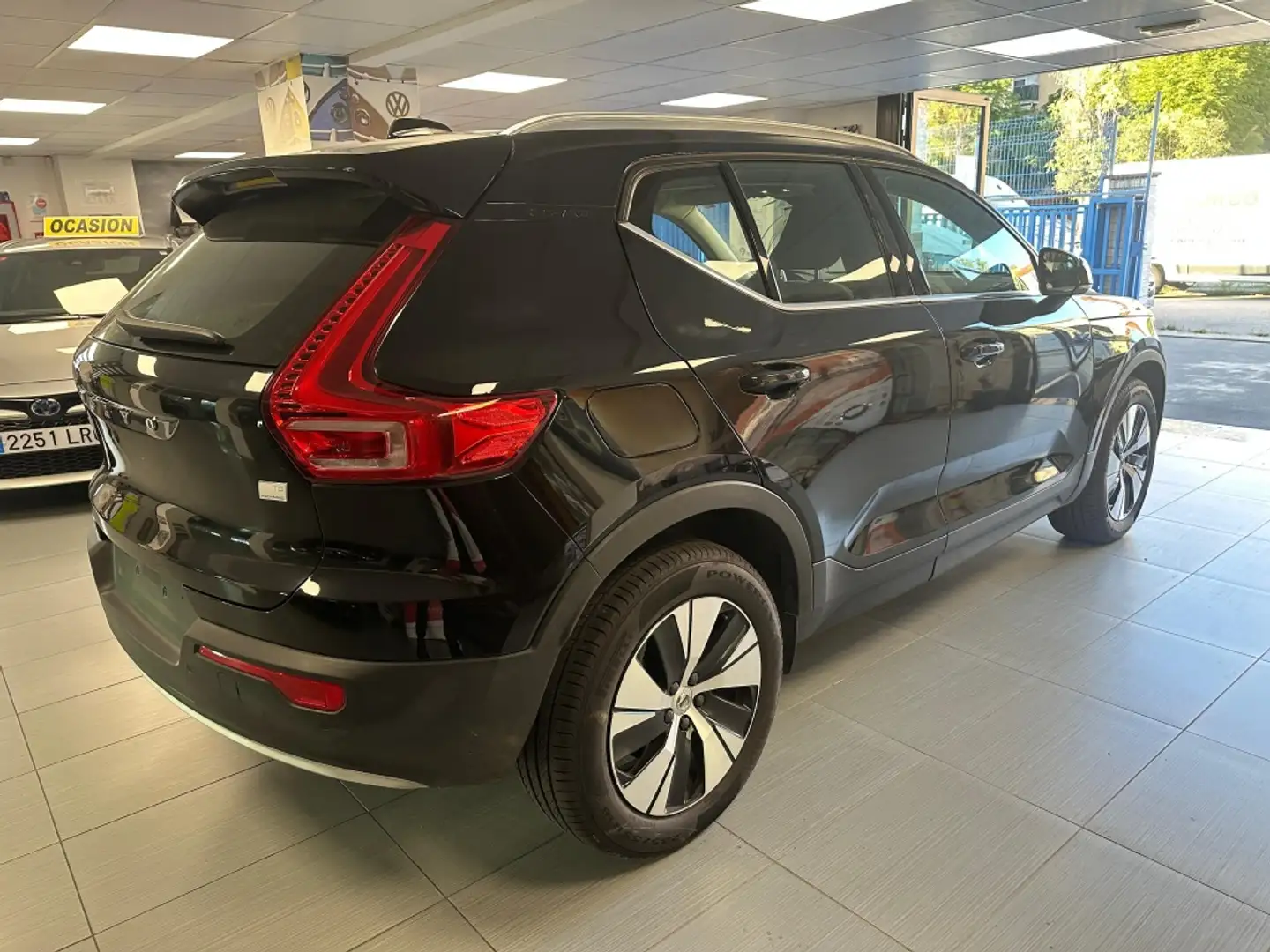 Volvo XC40 1.5 T5 TWIN RECHARGE INSCRIPTION EX AUTO Negro - 2