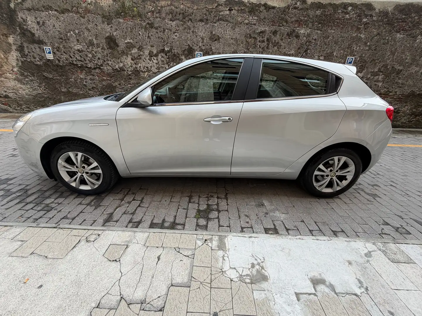 Alfa Romeo Giulietta Giulietta 1.4 Turbo MultiAir Distinctive - 1