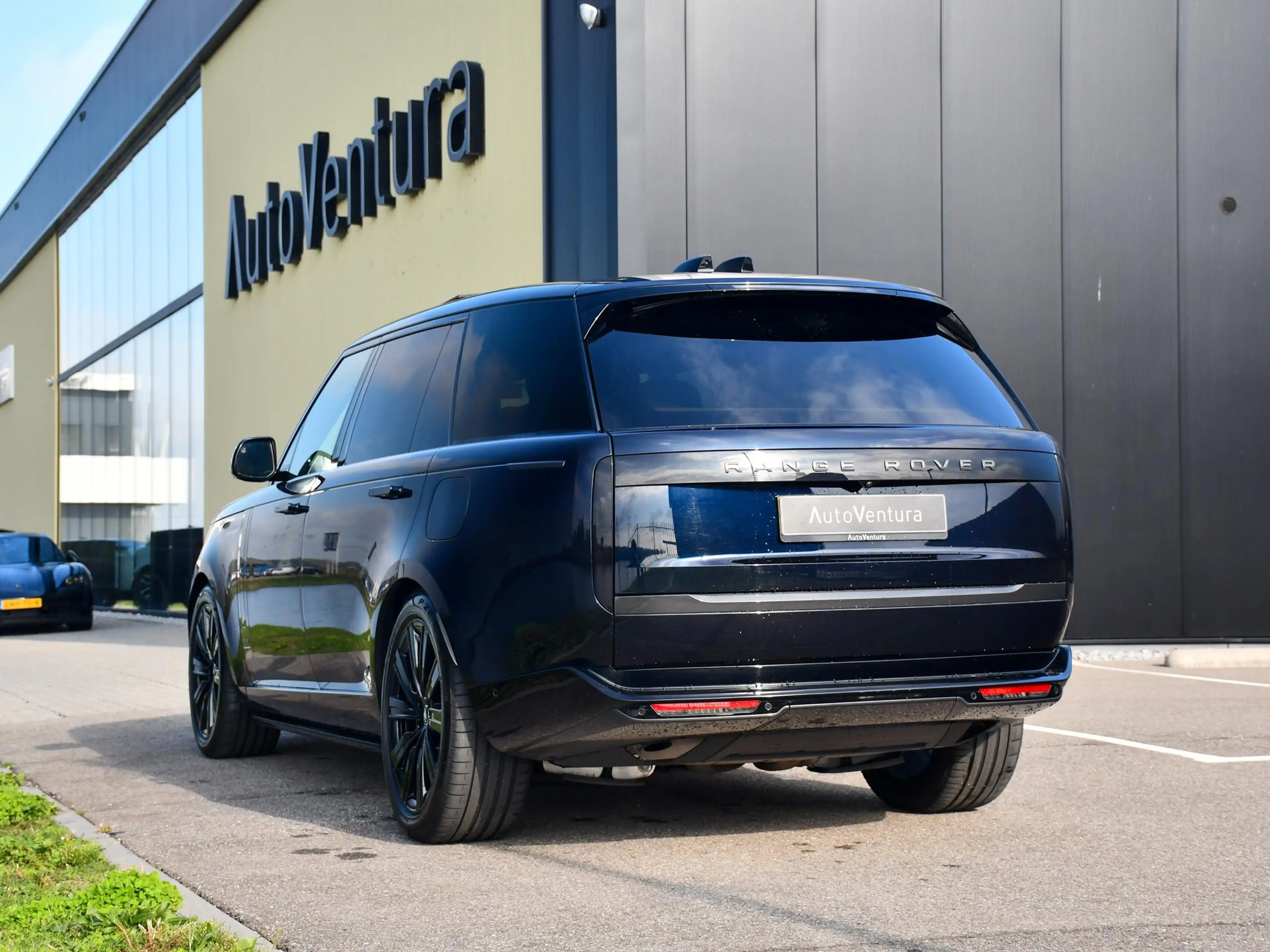 Land Rover Range Rover 3.0 P460e LWB Autobiography PHEV l Massage l Schui — photo 4