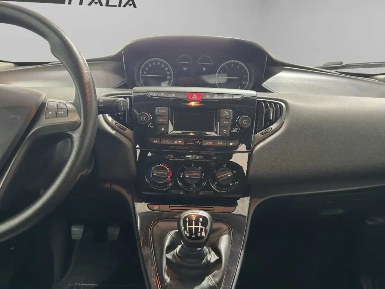 Lancia Ypsilon 2022 — фото 9