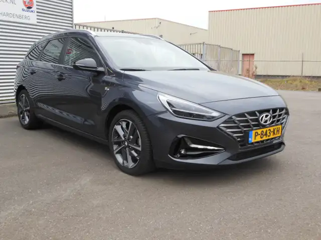 Hyundai i30 Wagon 1.5 T-GDi MHEV Premium Staat in Hoogeveen