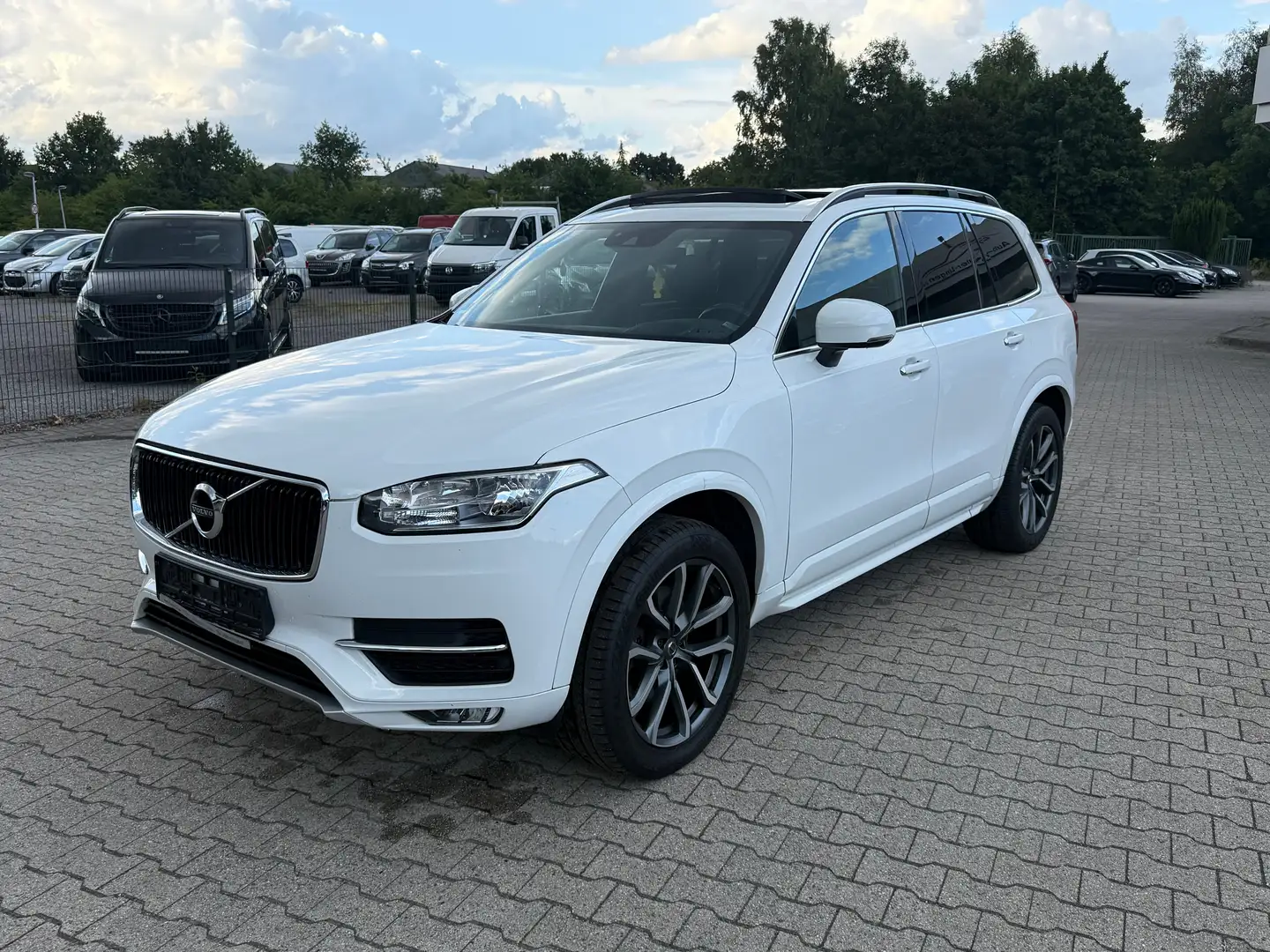 Volvo XC90 Momentum 2WD Blanc - 1