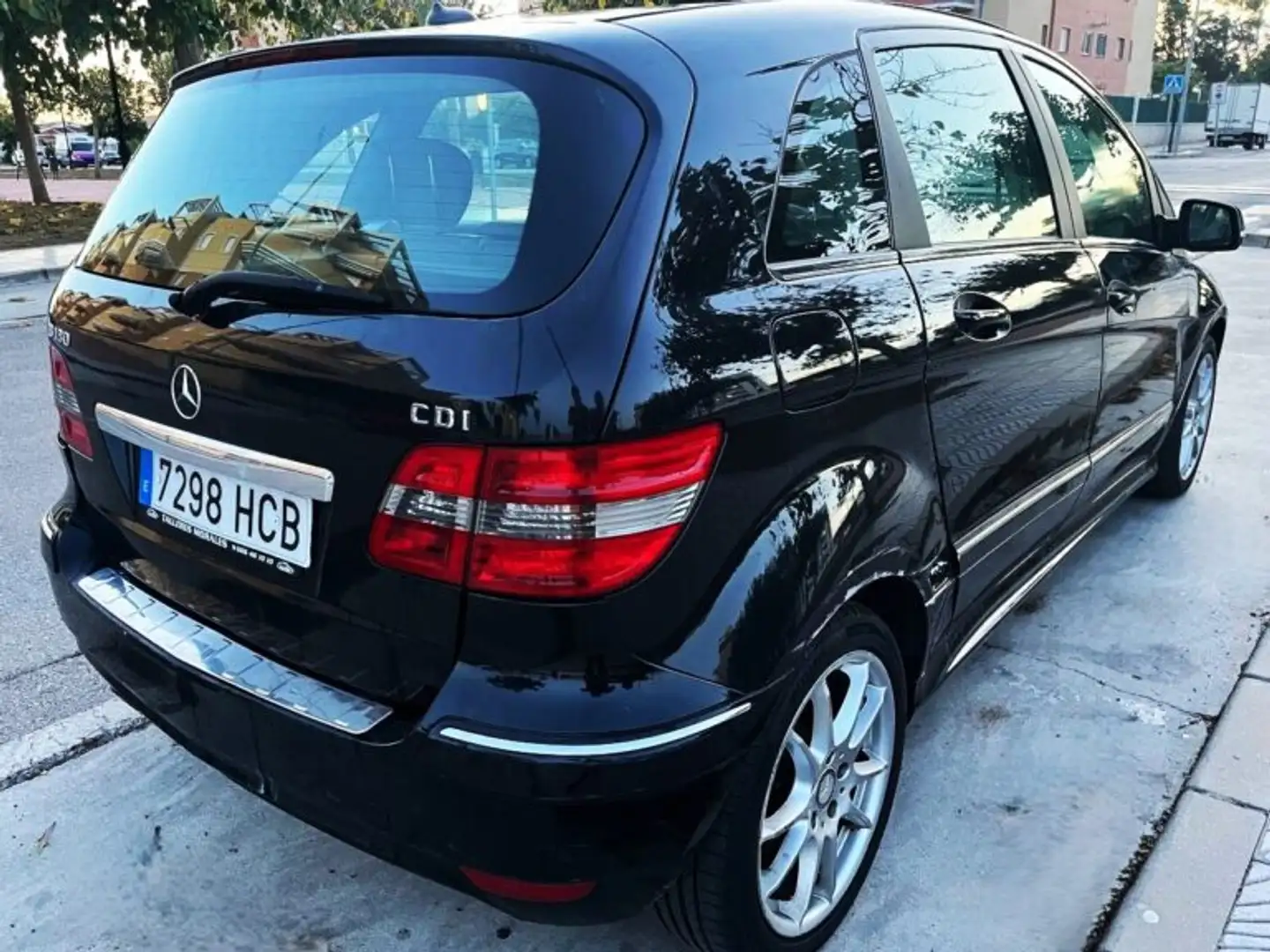 Mercedes-Benz B 180 180CDI BE (4.75) Negro - 2