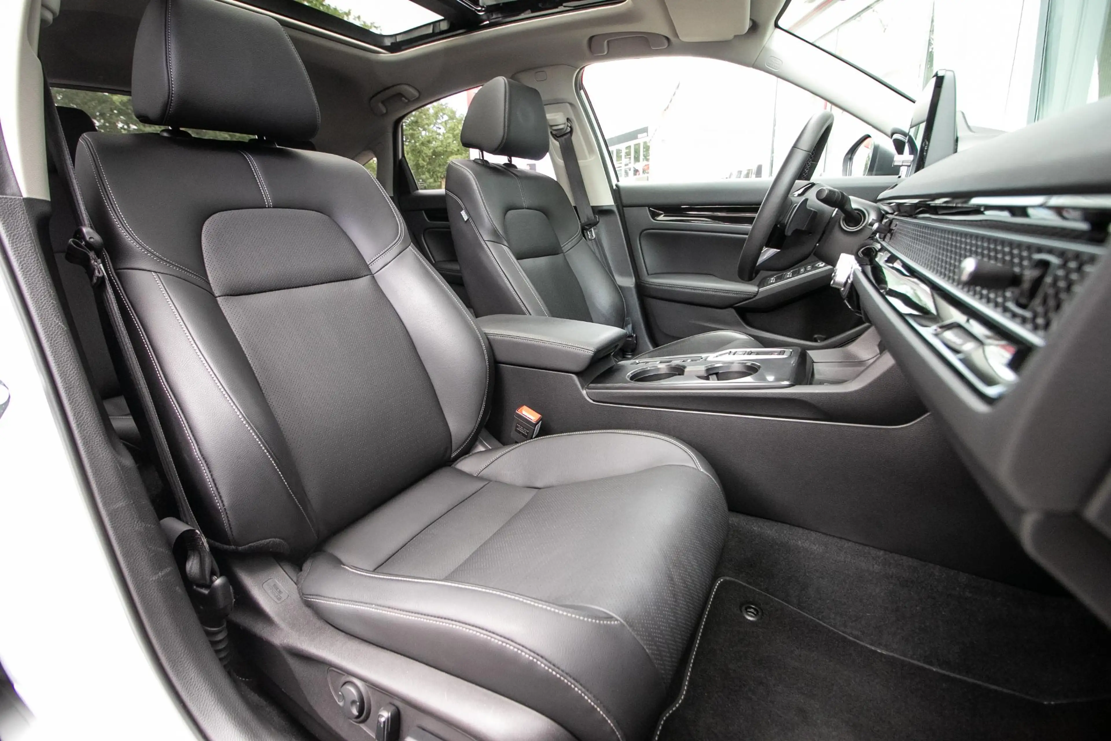 Honda Civic 2.0 e:HEV Advance — photo 6
