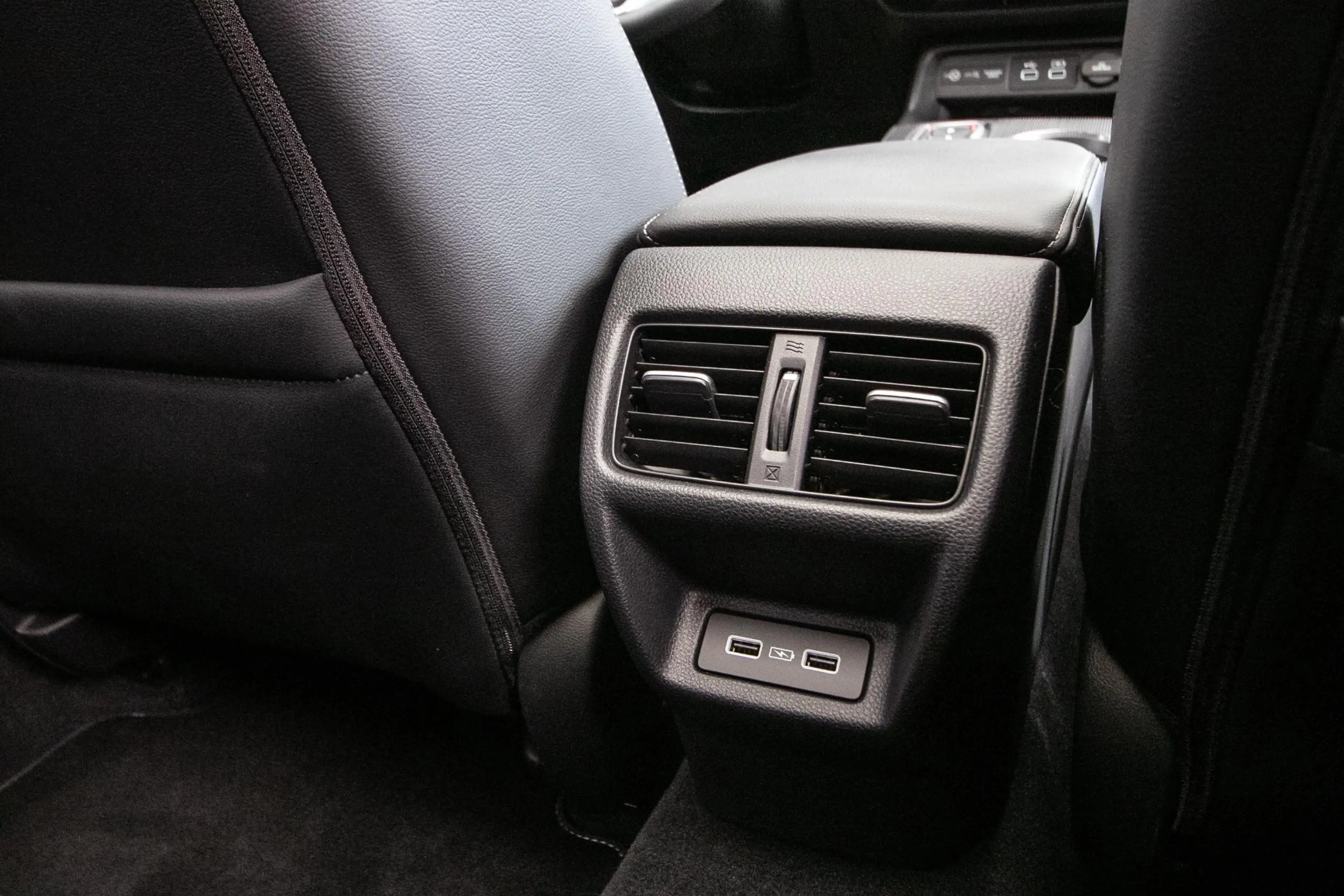 Honda Civic 2.0 e:HEV Advance — photo 12