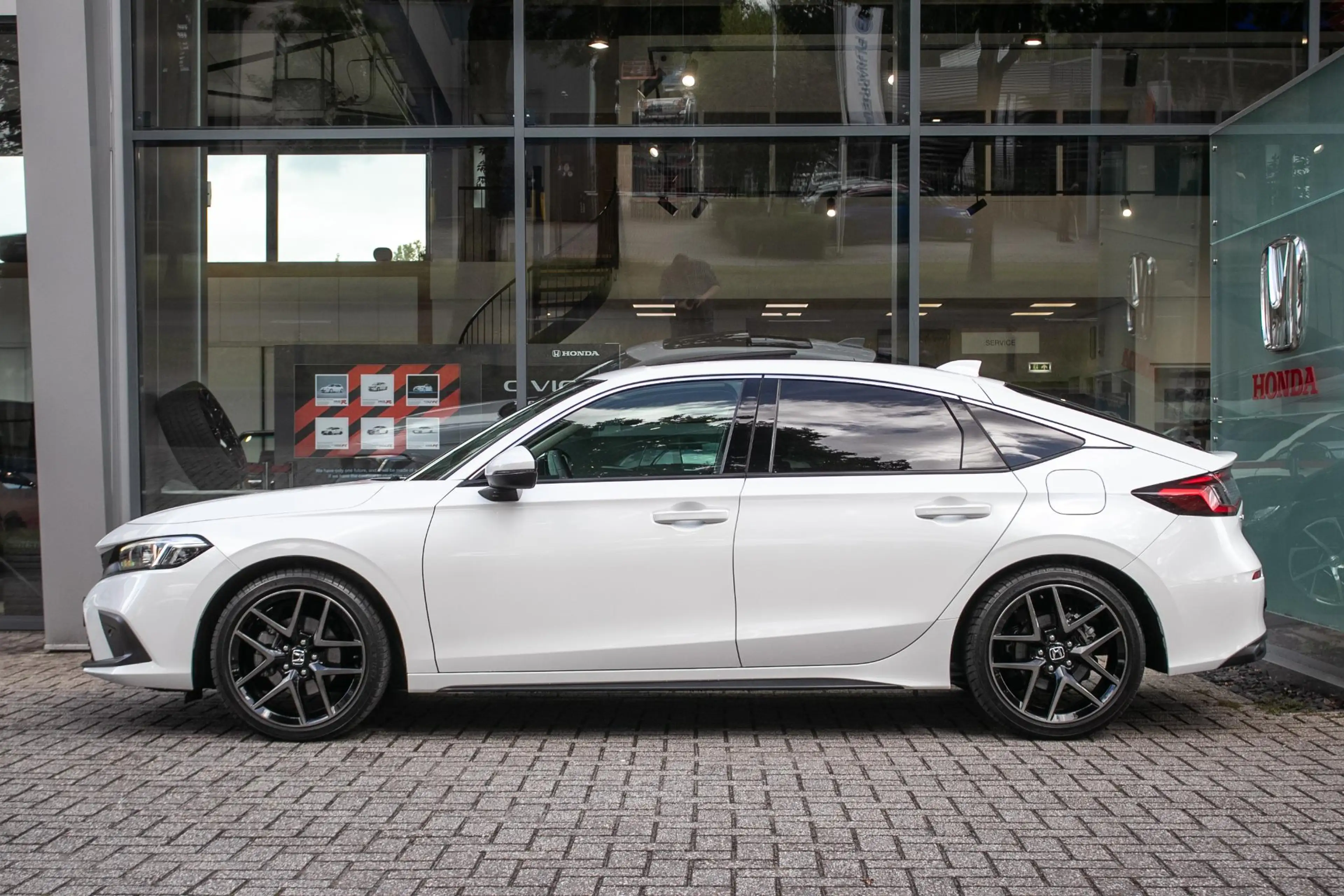 Honda Civic 2.0 e:HEV Advance — photo 2