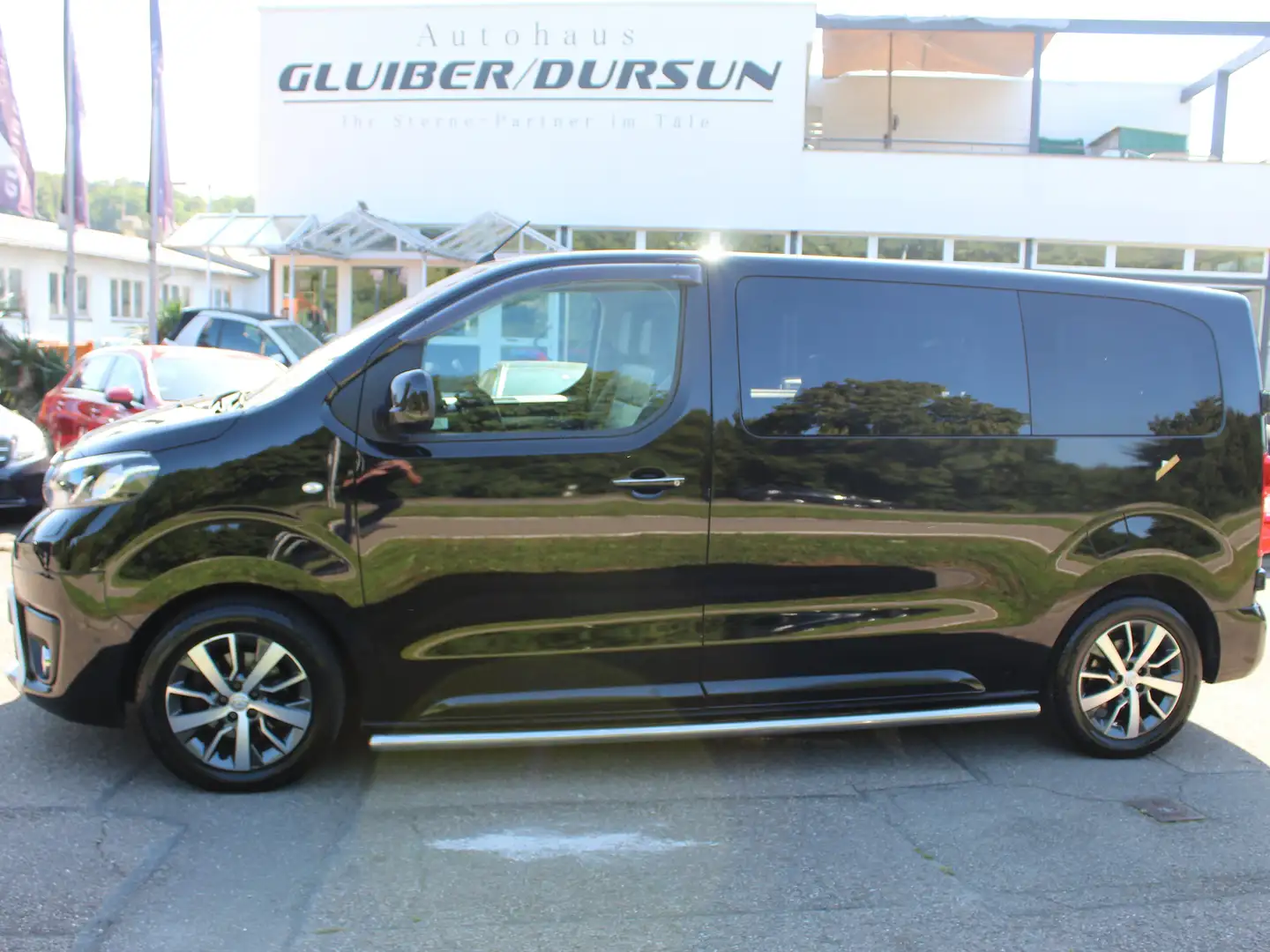 Toyota Proace L1 Shuttle Comfort Schwarz - 1