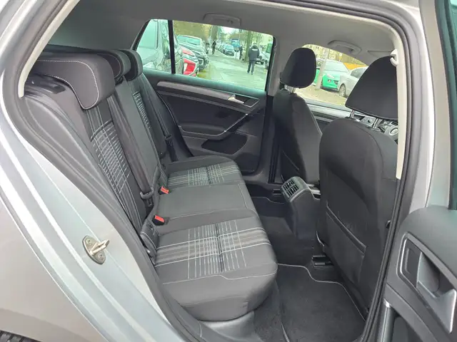 Volkswagen Golf view 10
