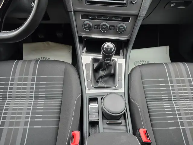 Volkswagen Golf view 14