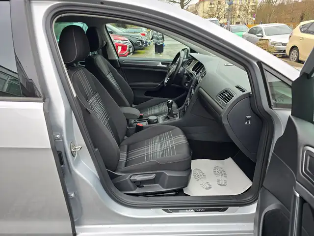 Volkswagen Golf view 8