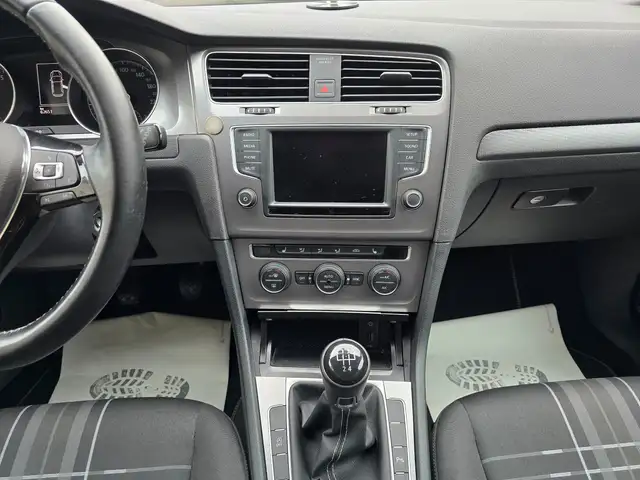 Volkswagen Golf view 13