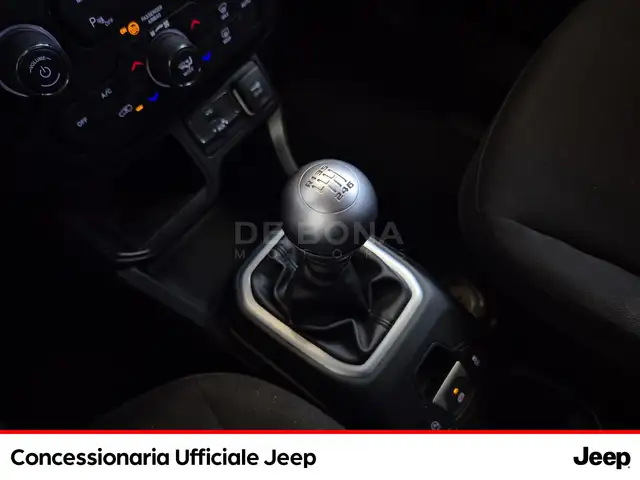 Jeep Renegade view 15