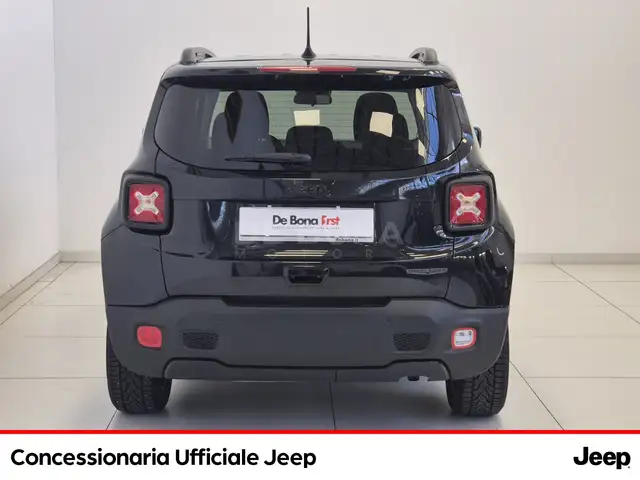 Jeep Renegade view 5