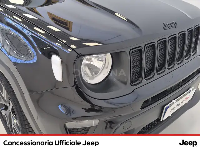 Jeep Renegade view 17