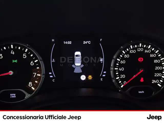 Jeep Renegade view 12