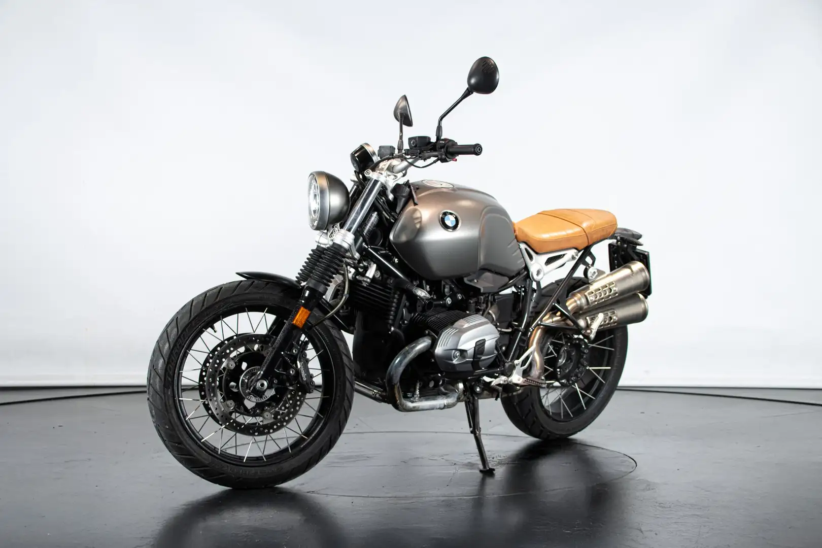 BMW R NINE T SCRAMBLER Grijs - 2