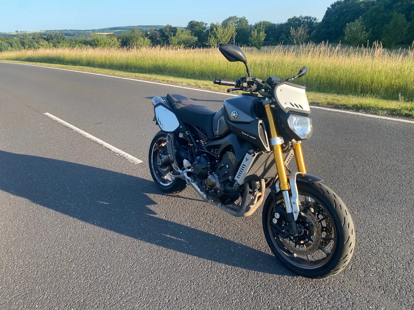 Yamaha MT-09 Sport Tracker inkl. Zubehörpaket Gri - 2