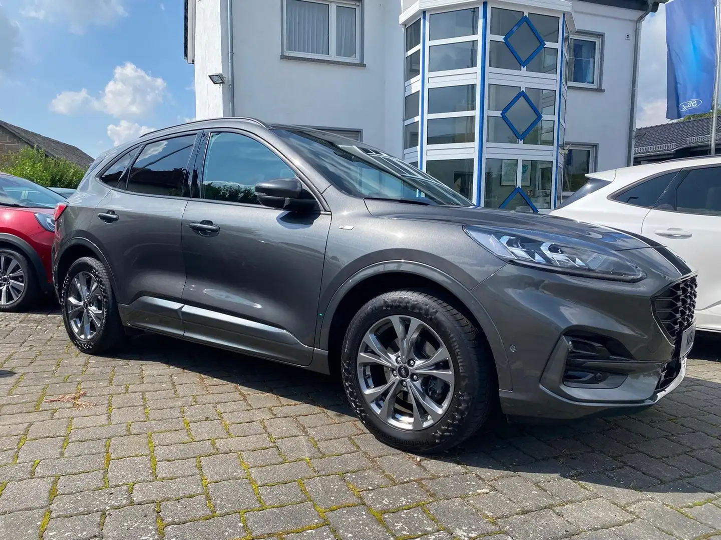 Ford Kuga ST-Line X AHK schwenkbar Gris - 1