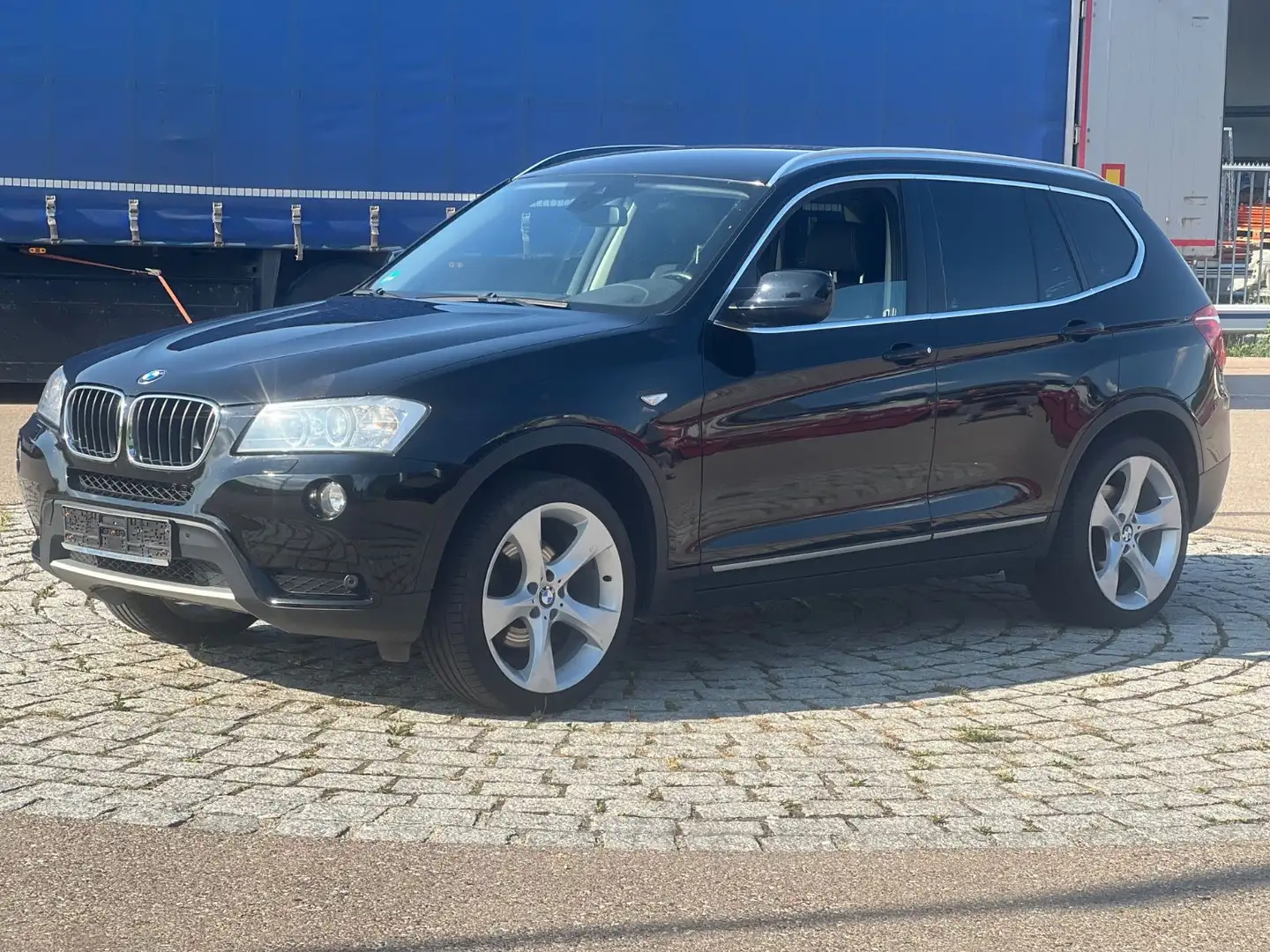 BMW X3 Baureihe X3 xDrive 20 d Automatic PDC AHK Xen Schwarz - 2