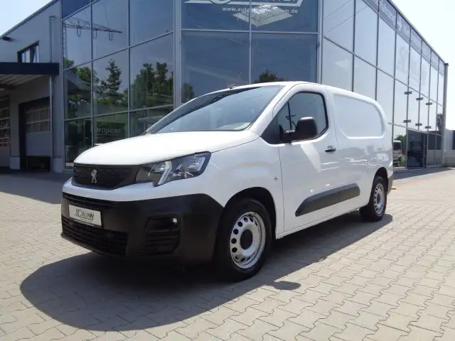 Peugeot Partner 1.5 BlueHDi 130 L2 Premium *Navi/ PDC/ AHK*