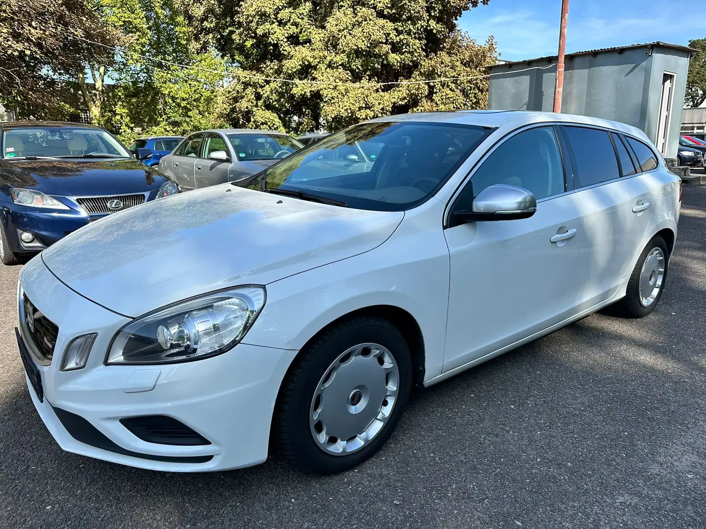 Volvo V60 R-Design Weiß - 1