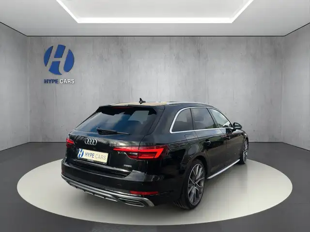 Audi A4 view 4