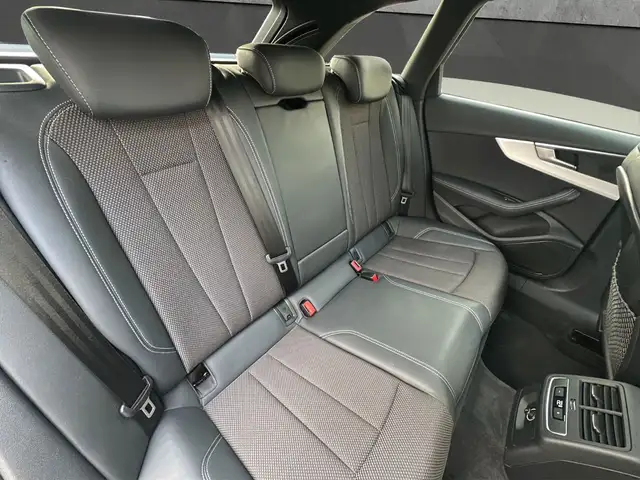 Audi A4 view 13
