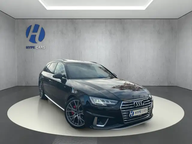 Audi A4 view 3