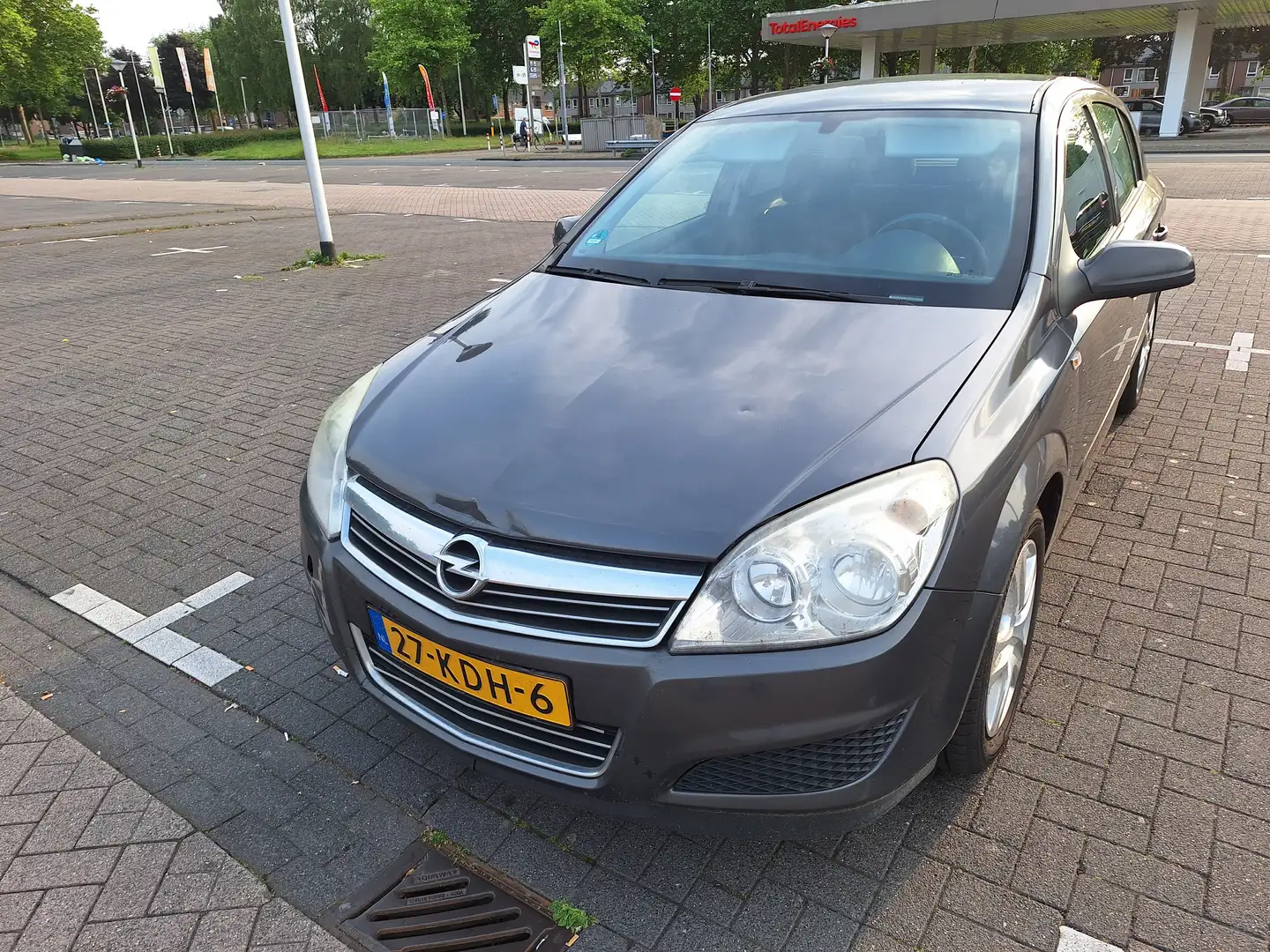 Opel Astra Astra 1.6 Edition Grijs - 1