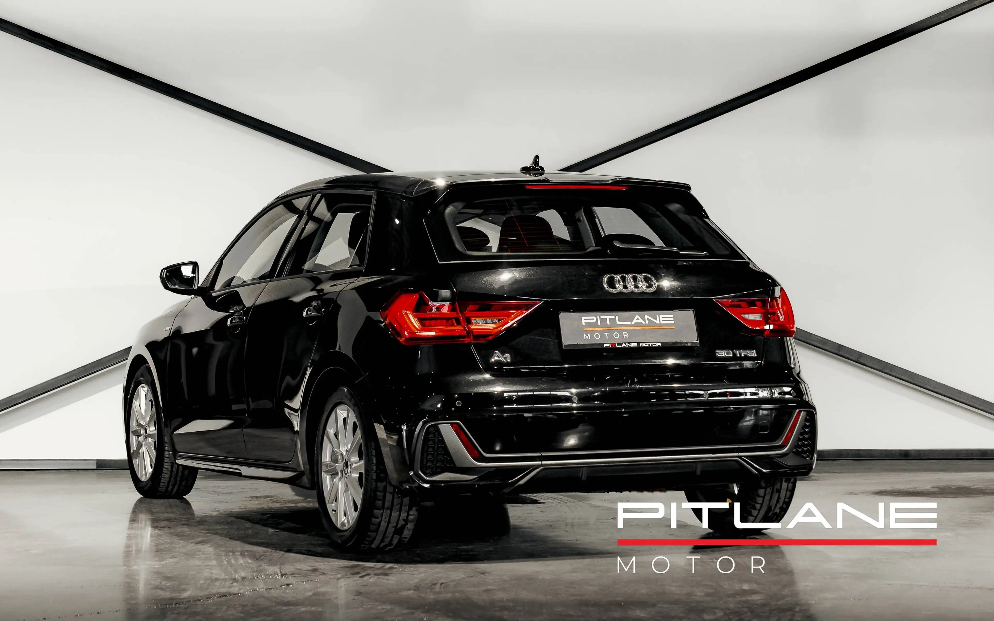 Audi A1 A1 Sportback 25 TFSIS tronic S-LINE / SIEGES CHAUFFANT / CARPLAY / LANE ASSIST / 12 MOIS GARANTIE — photo 3
