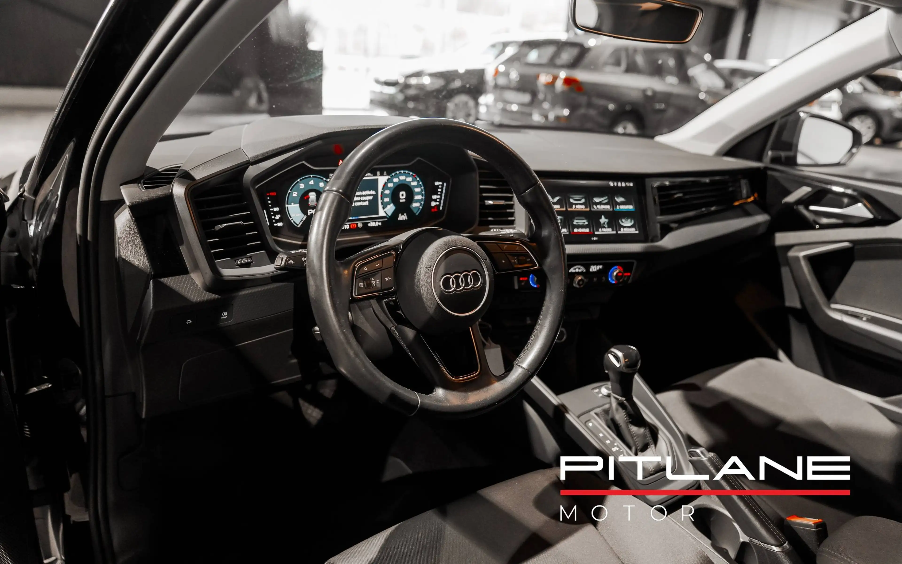 Audi A1 A1 Sportback 25 TFSIS tronic S-LINE / SIEGES CHAUFFANT / CARPLAY / LANE ASSIST / 12 MOIS GARANTIE — photo 11