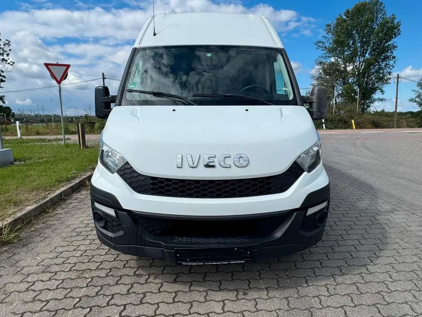 Iveco Daily Kasten HKa 35 S ... V Radstand 3520 L Weiß - 2