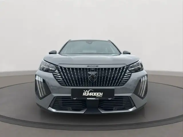 Peugeot 2008 view 6