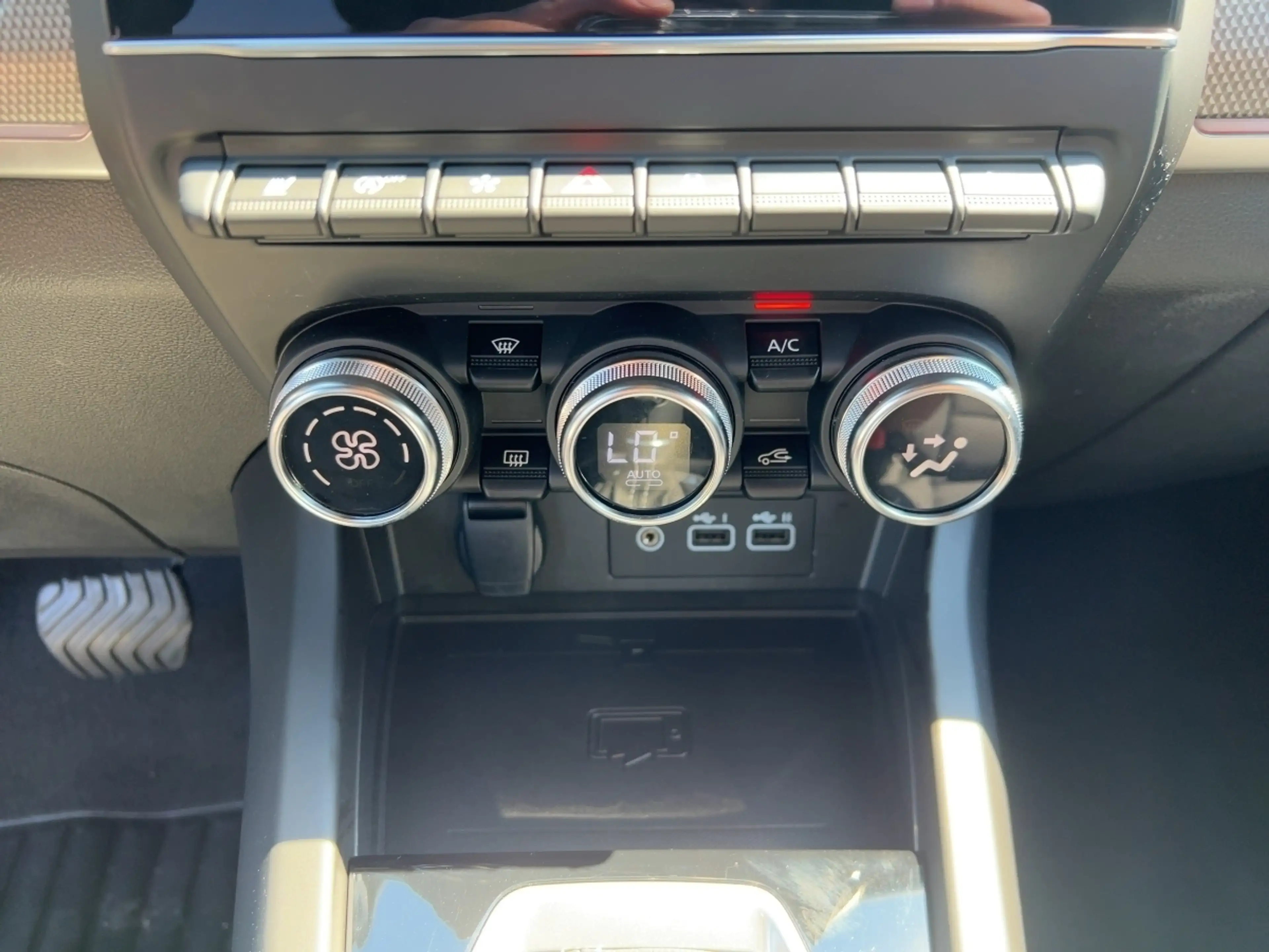 Renault Arkana 1.3 TCe 140 Mild-Hybrid Techno EU6e SHZ PDC — photo 14