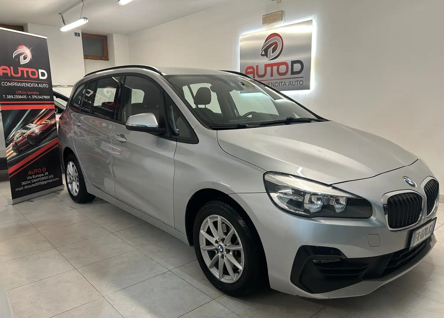 BMW 216 216d Active Tourer Luxury auto my17 Grijs - 1