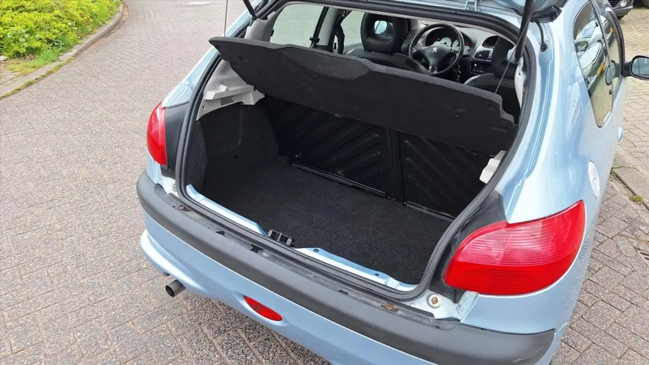 Peugeot 206 GTI 2.0-16V Airco nwe distributie, achteras gerevi, foto 11