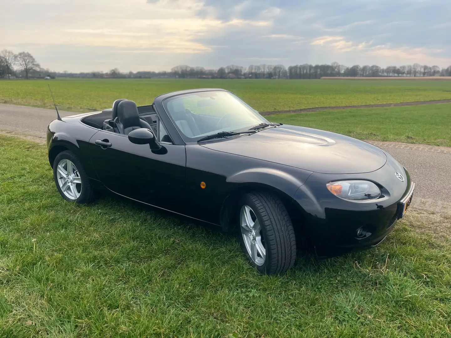 Mazda MX-5 MX-5 1.8 Exclusive Zwart - 2
