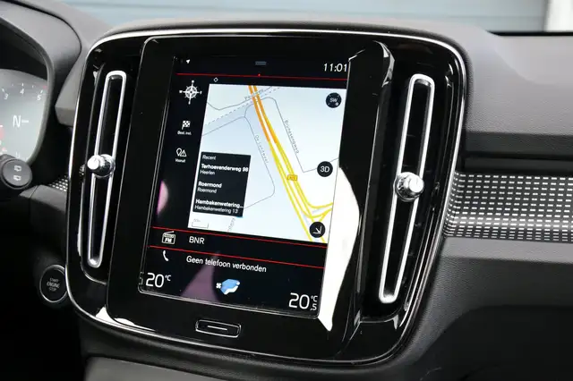 Volvo XC40 view 15