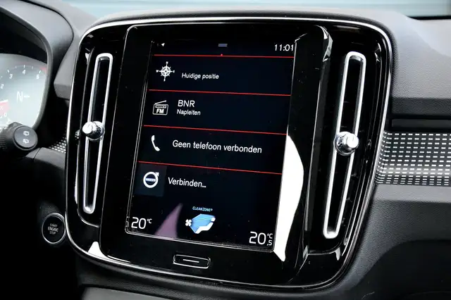 Volvo XC40 view 12