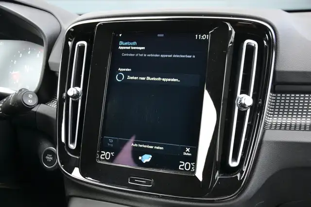 Volvo XC40 view 14