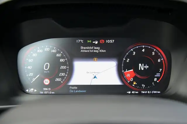 Volvo XC40 view 18