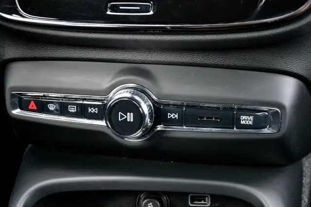 Volvo XC40 view 16