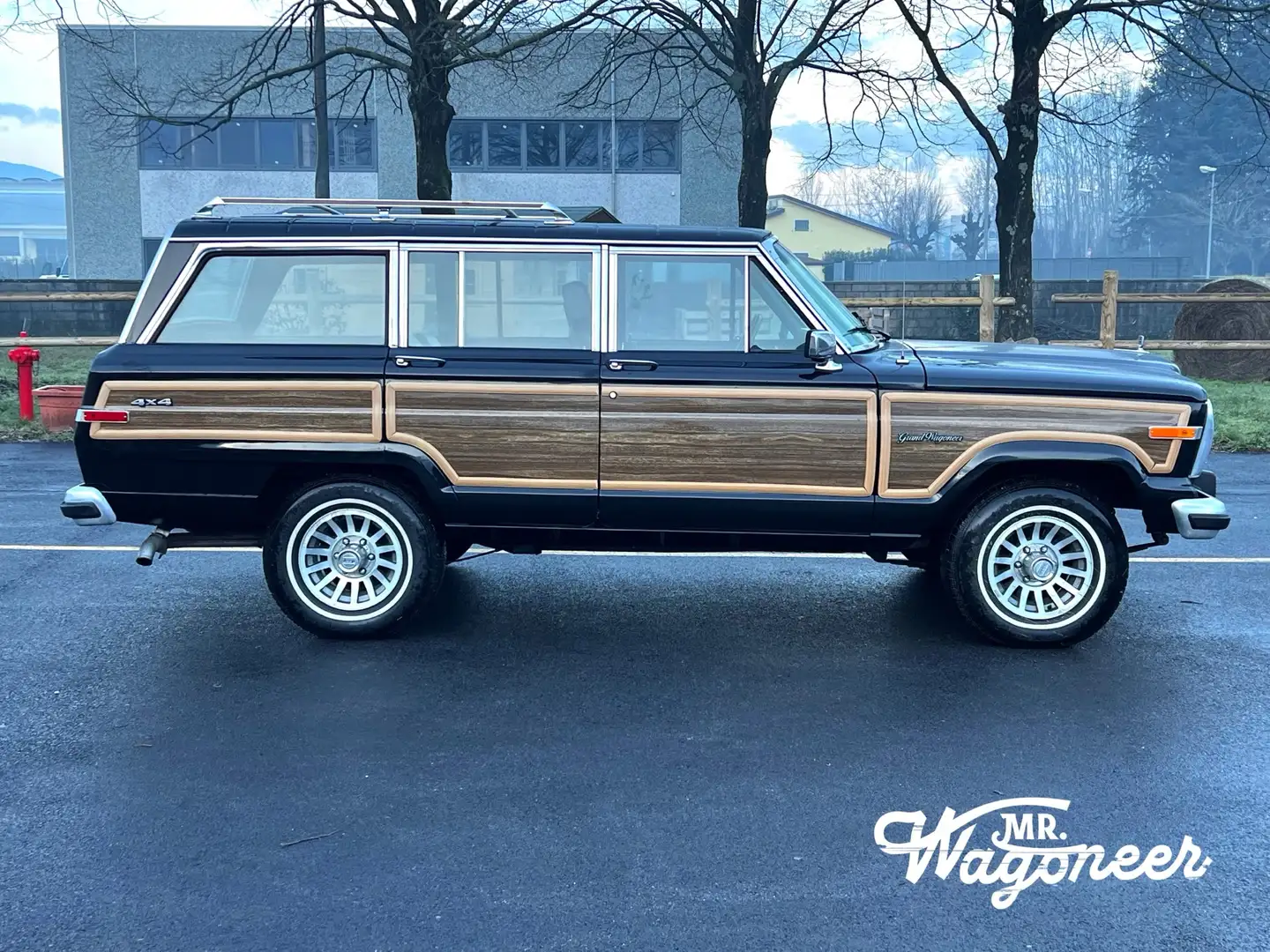 Jeep Wagoneer 1989 Grand Wagoneer 5.9 V8 automatic Schwarz - 1