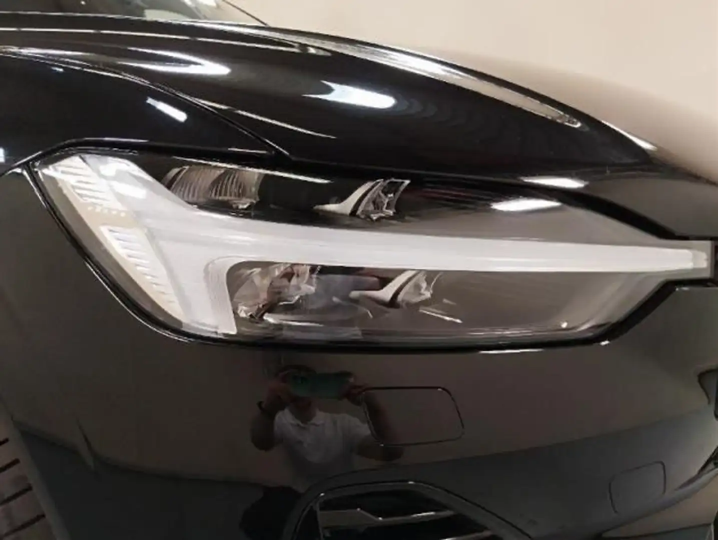 Volvo XC60 Ultra Black Edition Recharge Plug-In Hybrid Schwarz - 2